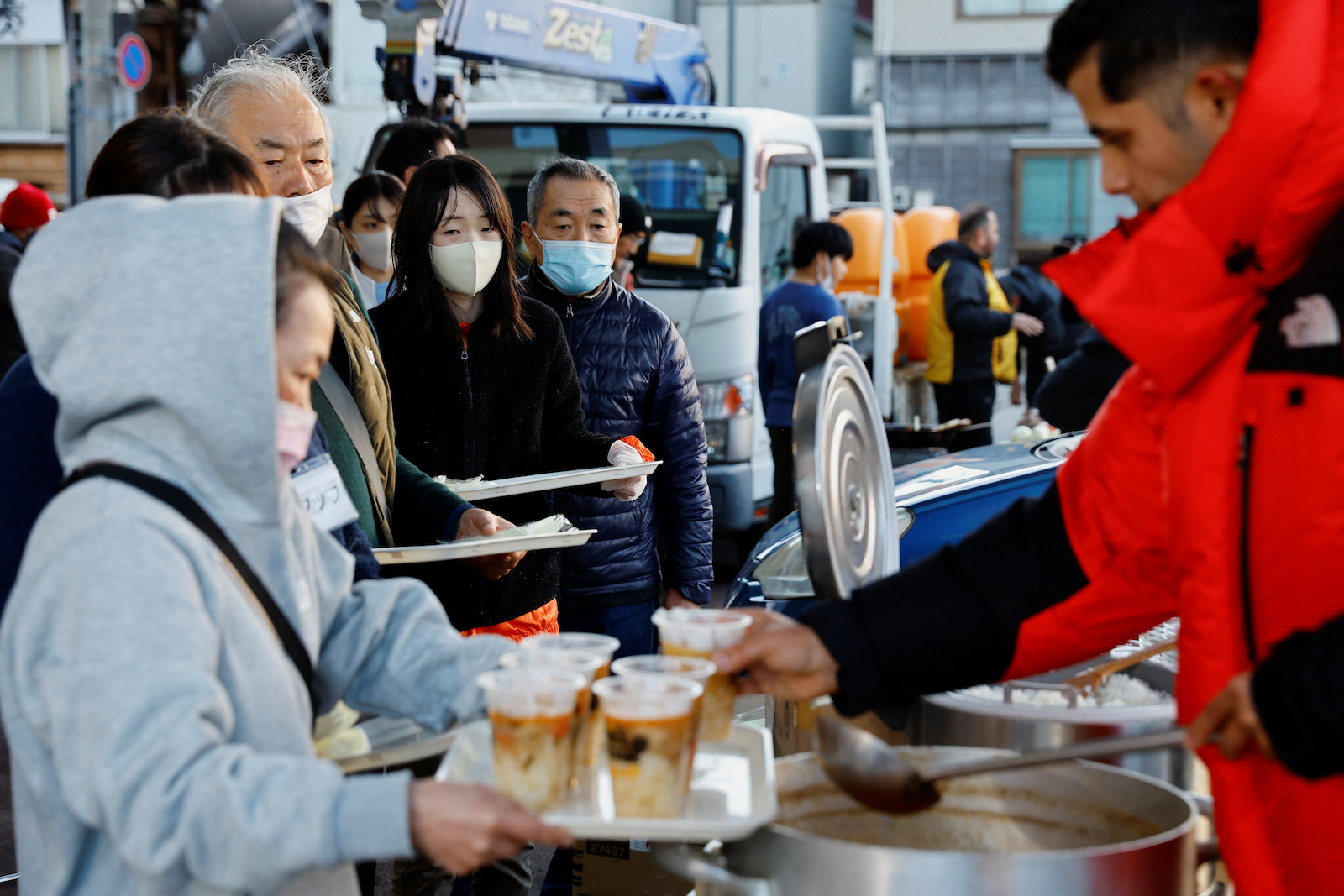 2024-01-05T092409Z_1_LYNXMPEK0408B_RTROPTP_4_JAPAN-QUAKE-VOLUNTEER-TURKEY.jpg