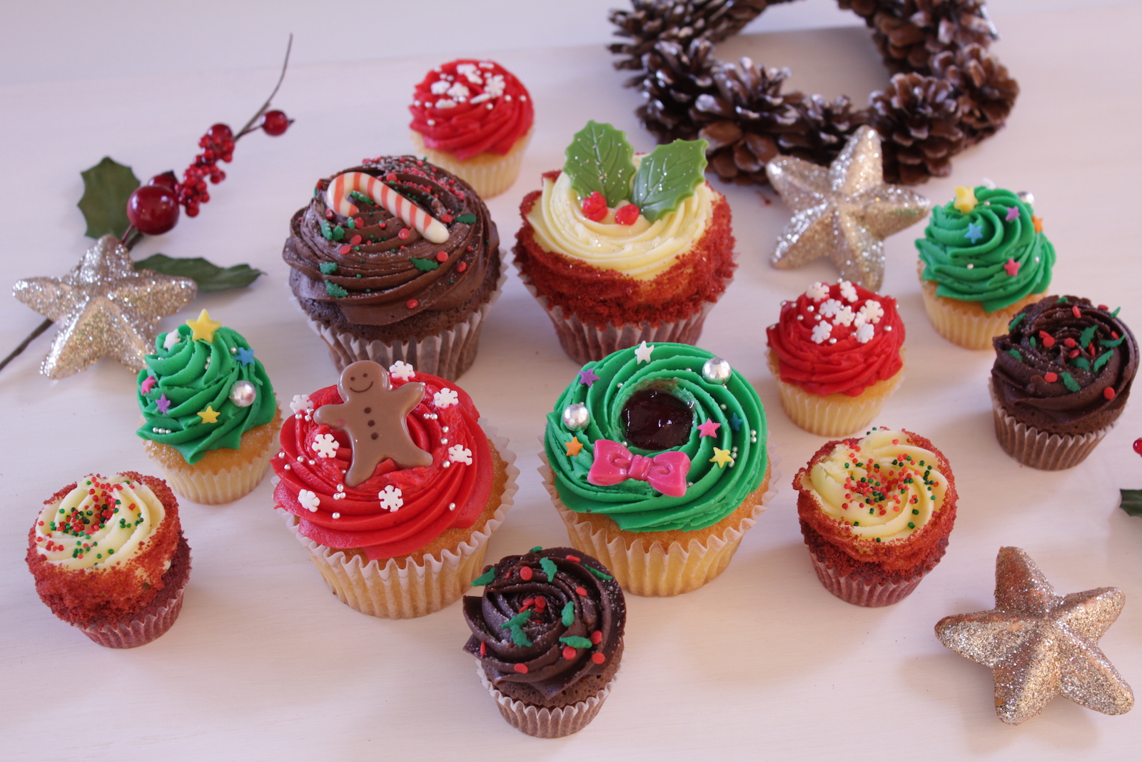 Christmas cupcakes.jpg