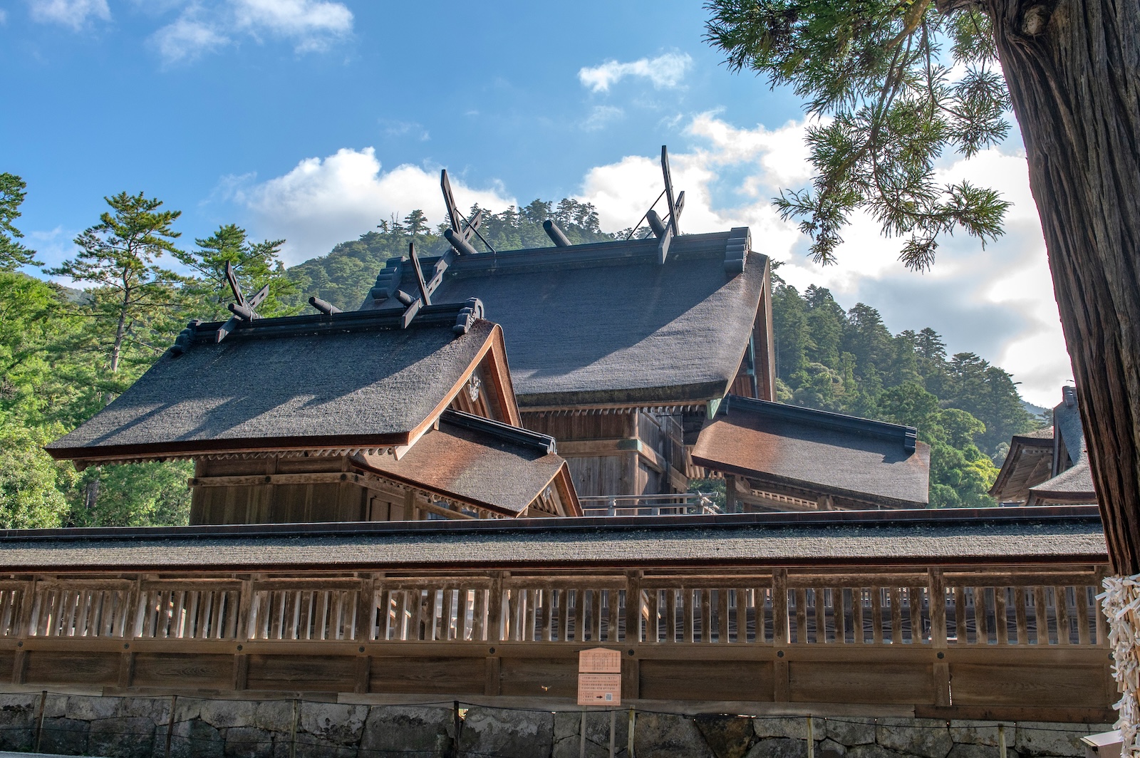 Izumo-Taisha_Daikegoro-Pixta_82298752_M.jpg