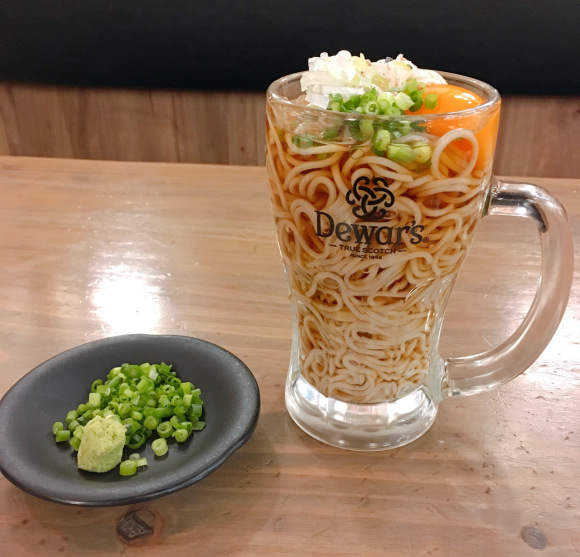 japanese-soba-ramen-noodles-in-a-beer-jug-akihabara-4.jpg