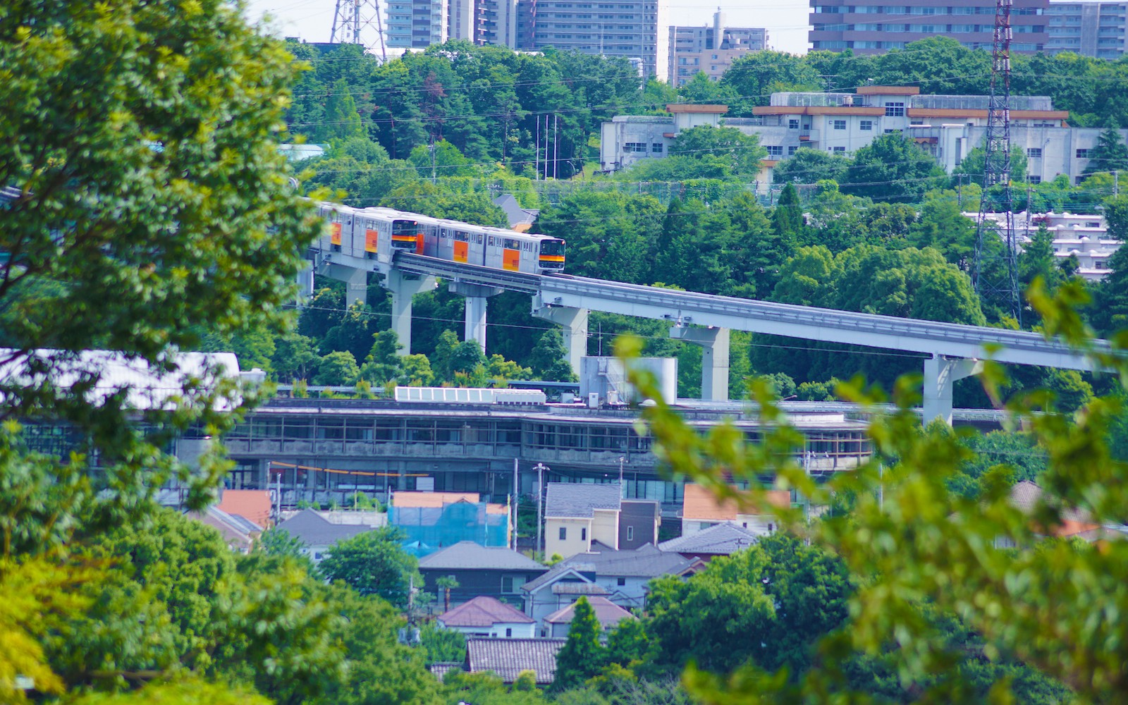 iStock-kanzilyou-tama-monorail-tokyo.jpg