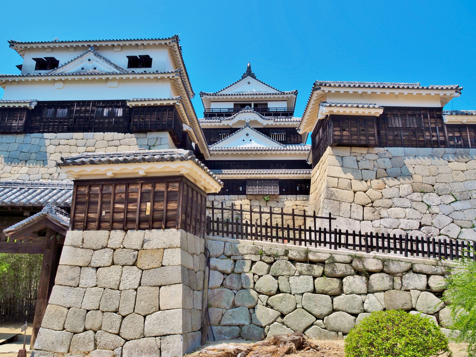 Matsuyama-Castle.jpg