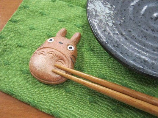 totoro-studio-ghibli-cute-figures-anime-shigaraki-pottery-shiga-16.jpg