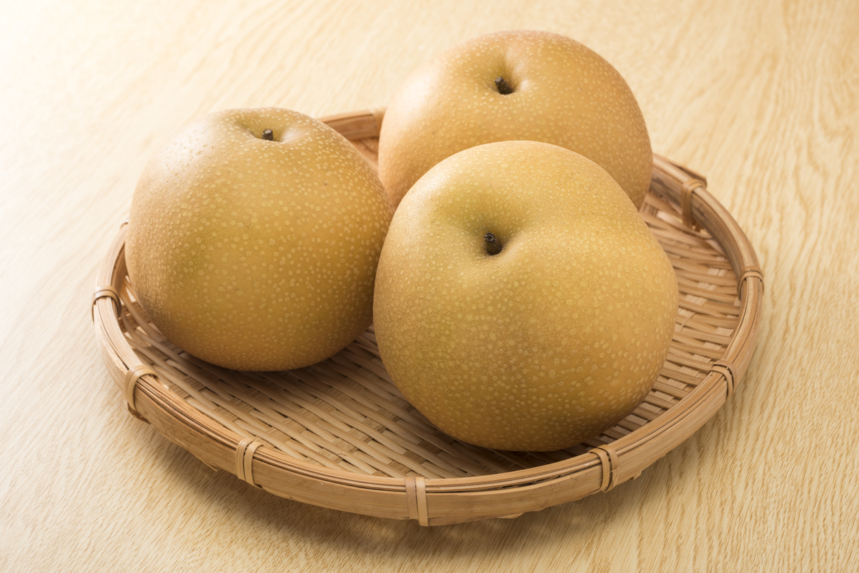 Nashi-Recipe-Crumbly-Asian-Pear-Crisp.jpg