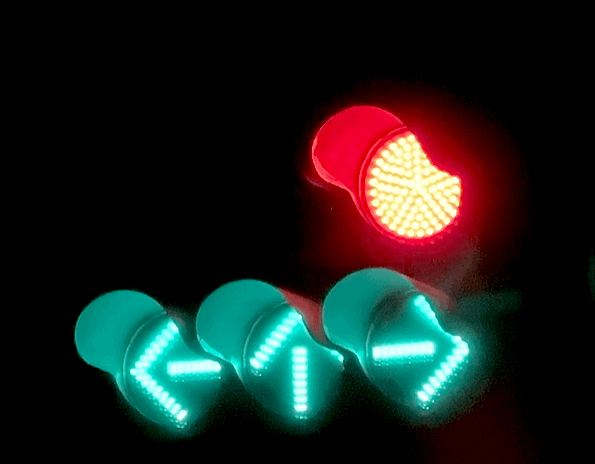 Japan-traffic-rules-lights-red-arrows-green-driving-4.gif