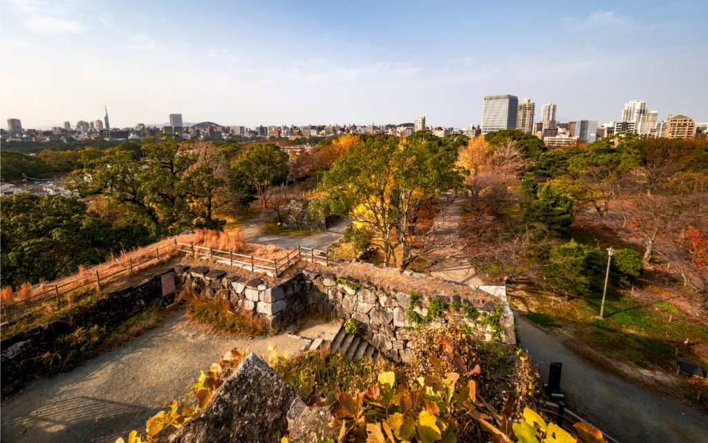 Top-Spots-to-See-Autumn-Leaves-in-Kyushu-Fukuoka-Castle-Ruins-1024x640.jpg