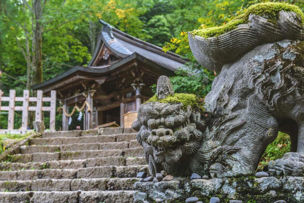 The-stone-guardian-dog-of-Togakushi-Shrine-in-Nagano-Japan-1024x684.jpg