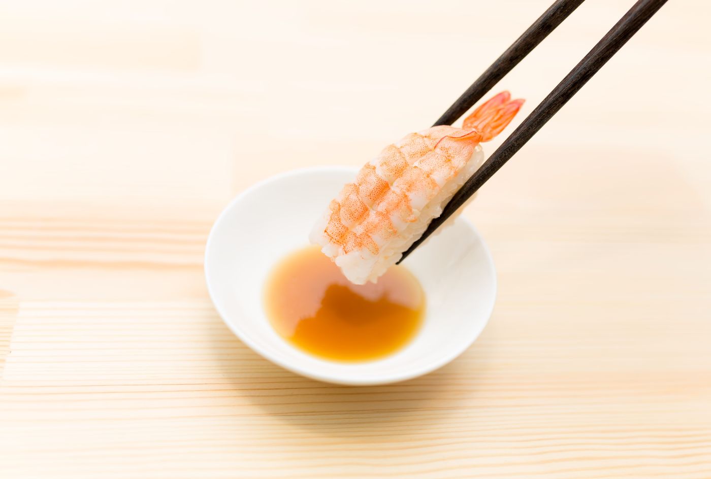Should you add wasabi to your soy sauce at a sushi restaurant? - Japan Today