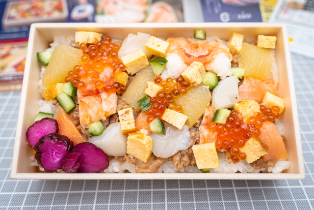 Japan-sushi-conveyor.jpg