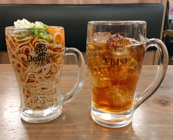japanese-soba-ramen-noodles-in-a-beer-jug-akihabara-5.jpg