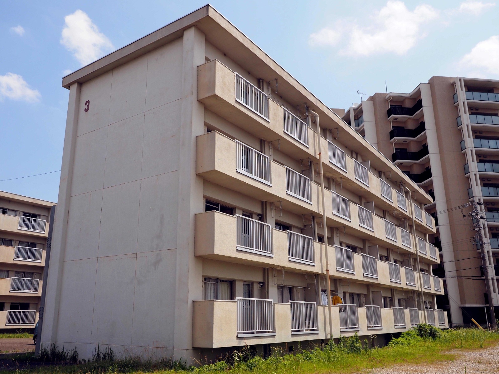 A-typical-danchi-style-apartment-building.jpg