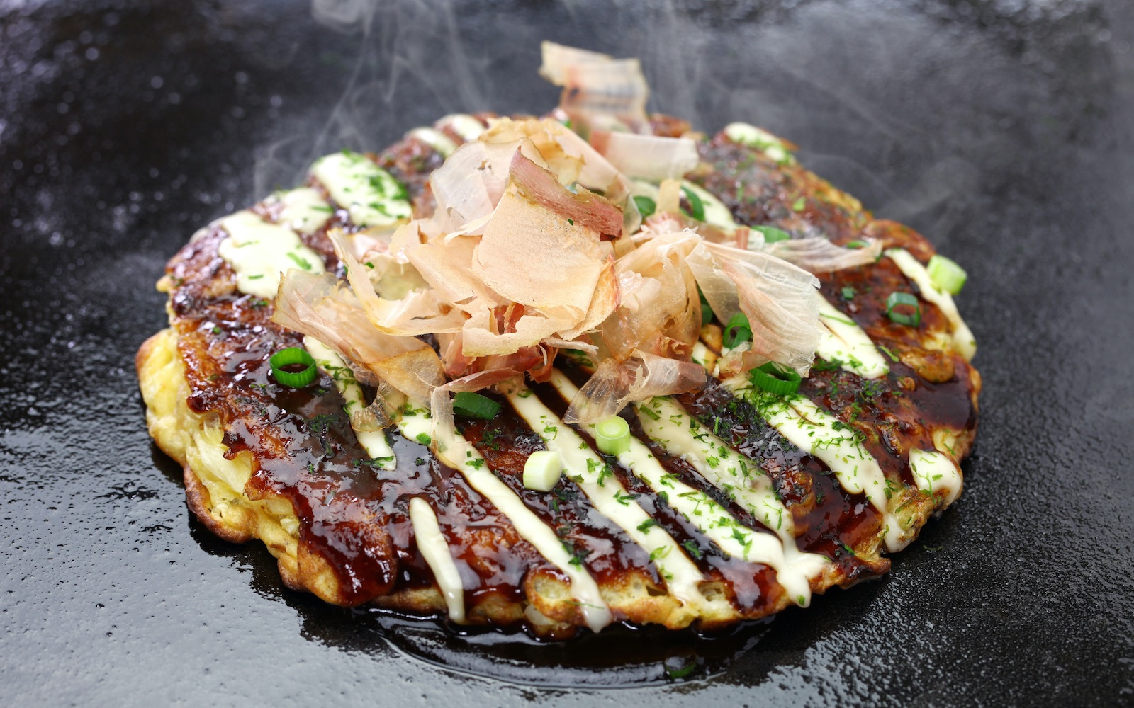 iStock-bonchan-Okonomiyaki-osaka-food.jpg